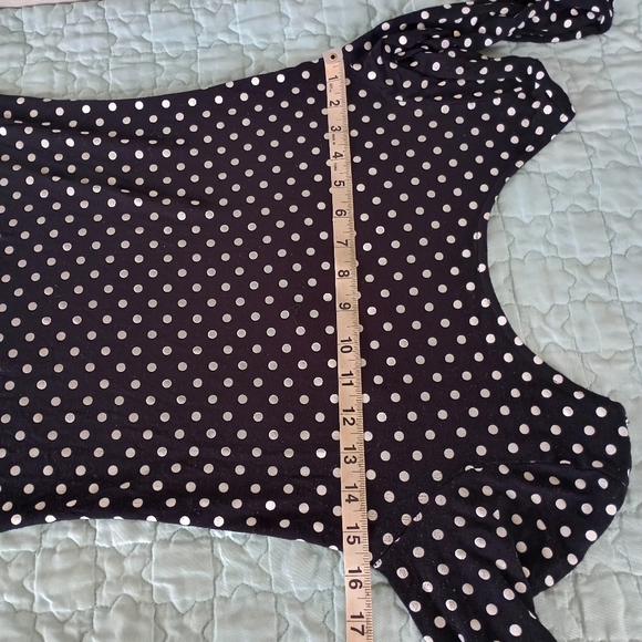 Guess scoop back top Sz Small black & white polka dot - Picture 7 of 8